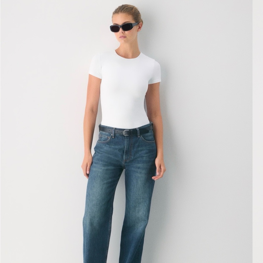 NWT Aritzia Original Contour Marvel T-Shirt - Picture 4 of 4